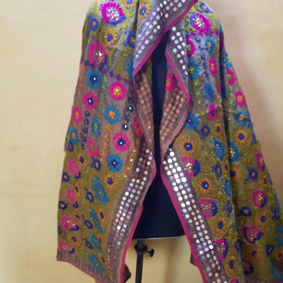 Fulkari dupatta - Picture 10 of 11